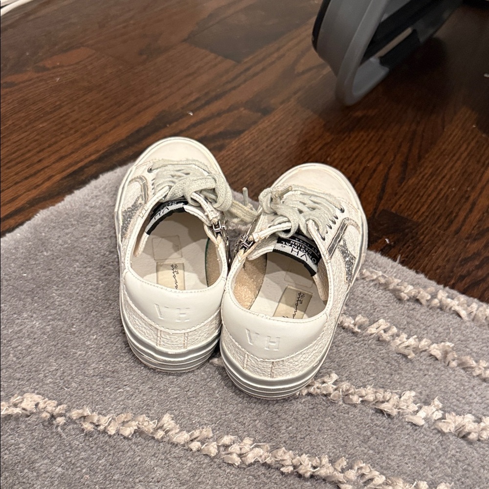 Vintage Havana Kids Cream Sneakers with Silver Details. Worn 3X - Picture 4 of 8